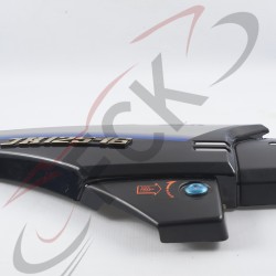 TAPA Lateral JH125-16 negra izq original